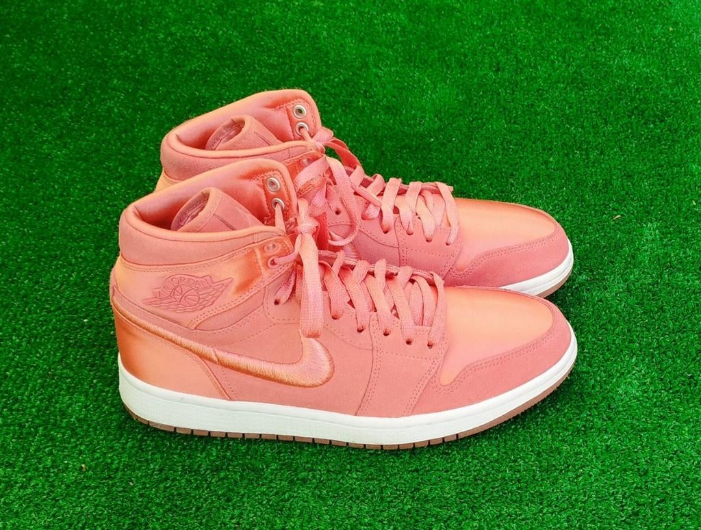 Roze Nike Air Jordan 1 Mid Sneakers - Maat 40, Kleding | Dames, Schoenen, Nike Air Jordan, Jordan, Jordan, Ophalen of Verzenden