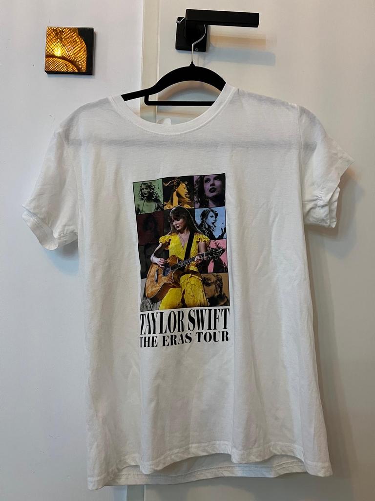 Taylor Swift The Eras Tour T-shirt en magazines, Maat 38/40 (M), Wit, Ophalen of Verzenden, Zo goed als nieuw