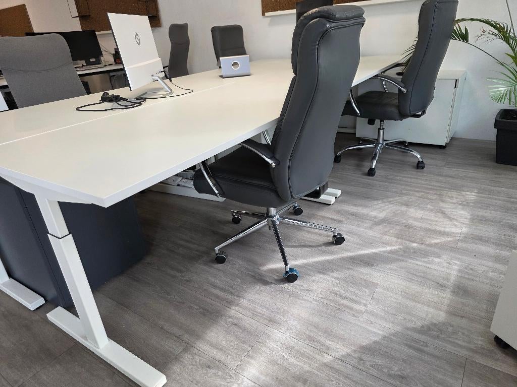 15 x Wit (kantoor) bureau – witte T-poot- als nieuw, Ophalen, Zo goed als nieuw