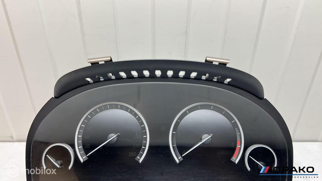 Tellerbak digitaal BMW 5 serie F10 F11 F07 | 62109265158, Gebruikt, Einsteinlaan 5 rijswijk, Bmw, Ophalen of Verzenden