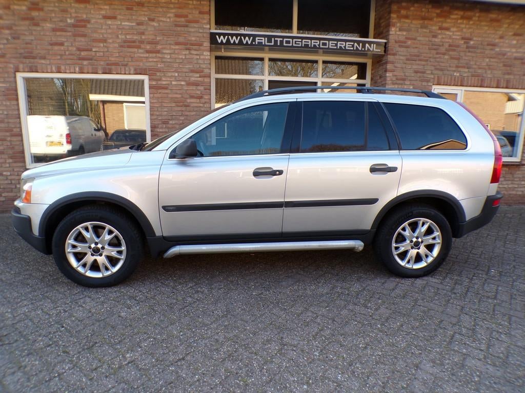 Volvo XC90 2.5 T Exclusive Automaat / Leder / Navi / 7 Perso, Gebruikt, Zwart, 7 stoelen, 2521 cc