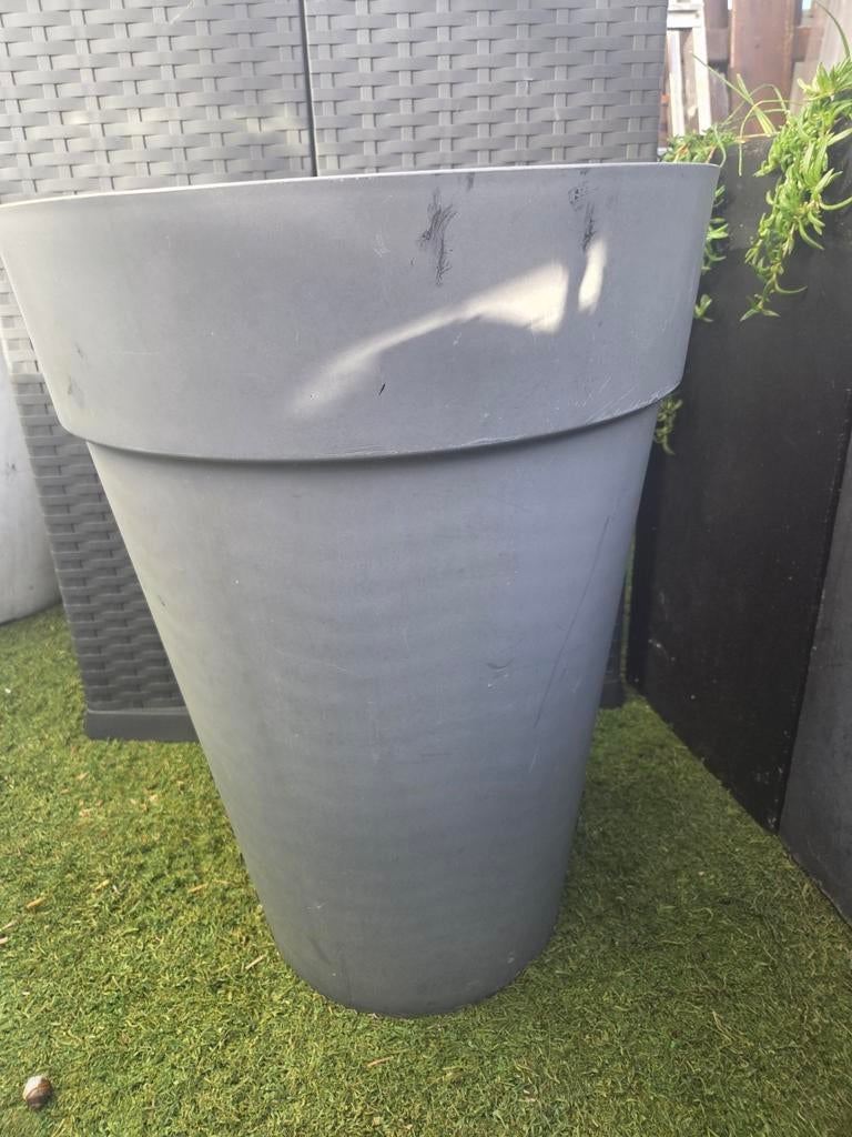 Grote grijze bloempot / plantenbak voor binnen of buiten, Tuin en Terras, Bloembakken en Plantenbakken, Zo goed als nieuw, Kunststof