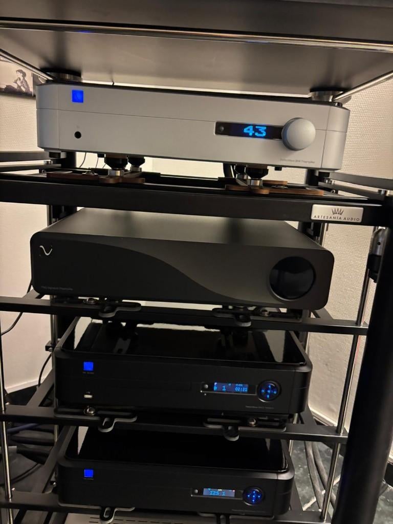 PS Audio BHK Signature Preamplifier, Audio, Tv en Foto, Ophalen of Verzenden, Zo goed als nieuw, 120 watt of meer, Overige merken