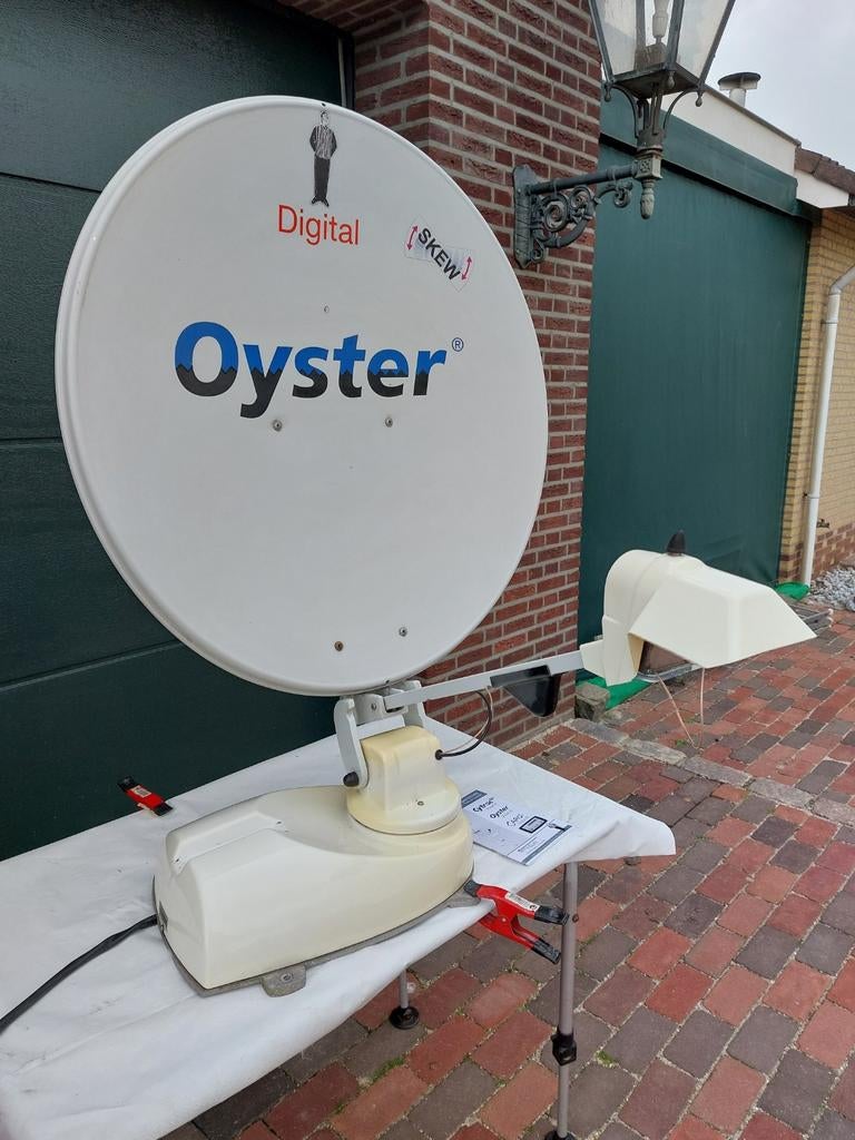 Oyster  schotel digitaal  met  skew type 3  compleet, Ophalen of Verzenden, Zo goed als nieuw, Overige merken