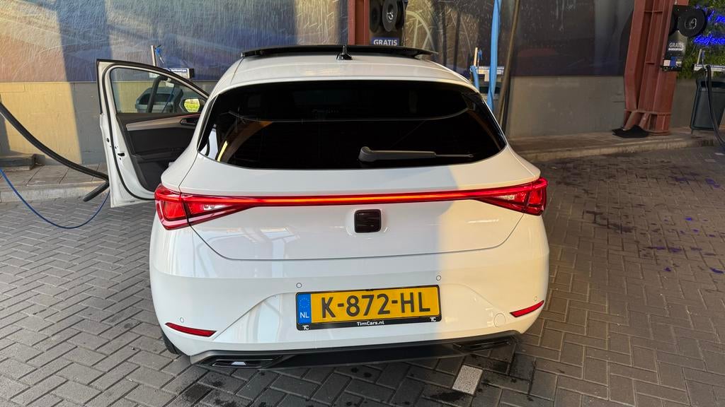 SEAT Leon 1.5 TSI FR 2021 | Pano | Virtual Cockpit | Sfeer, 1498 cc, 4 cilinders, 150 pk, Wit