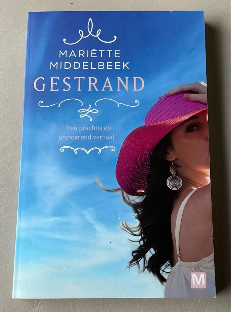 Gestrand - Mariëtte Middelbeek (Roman), Boeken, Ophalen of Verzenden, Zo goed als nieuw, Nederland