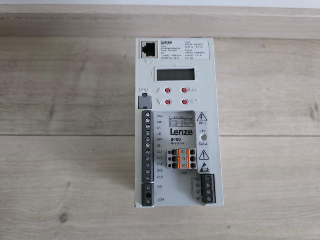 Lenze 8400 BaseLine C – Frequentieregelaar 0,37 kW, Hobby en Vrije tijd, Elektronica-componenten, Gebruikt, Ophalen of Verzenden