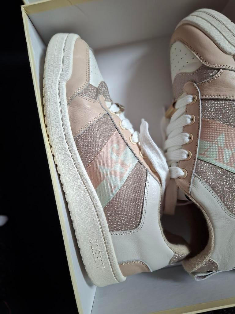 Hele mooie schoenen merk josh V 40, Kleding | Dames, Schoenen, Ophalen of Verzenden, Nieuw, Sneakers of Gympen