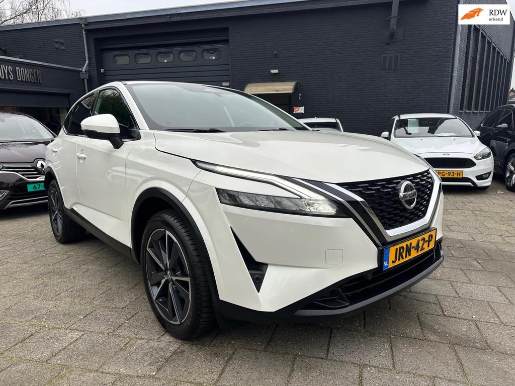 Nissan Qashqai 1.3 MHEV 140pk N-Connecta|360° Cam|Navi|Appl, Gebruikt, Zwart, 4 cilinders, Leder en Stof