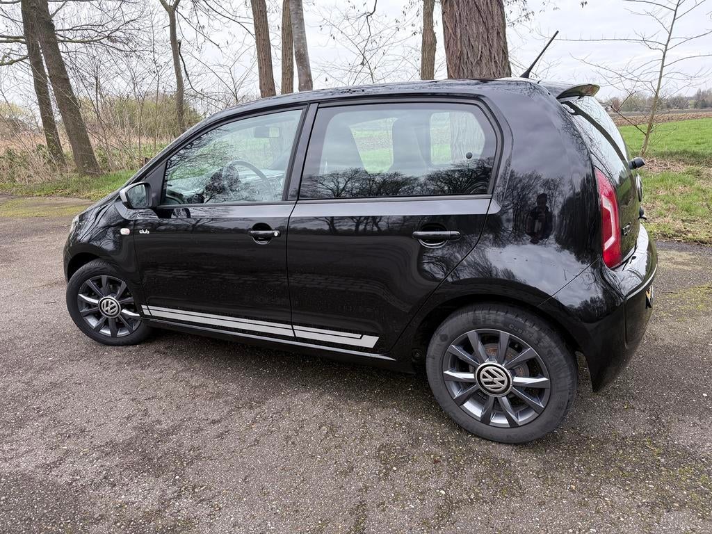 Volkswagen up! Clup 1.0 44KW/60PK 3-DRS 2015 Black pearl, Voorwielaandrijving, Up!, 840 kg, 4 stoelen
