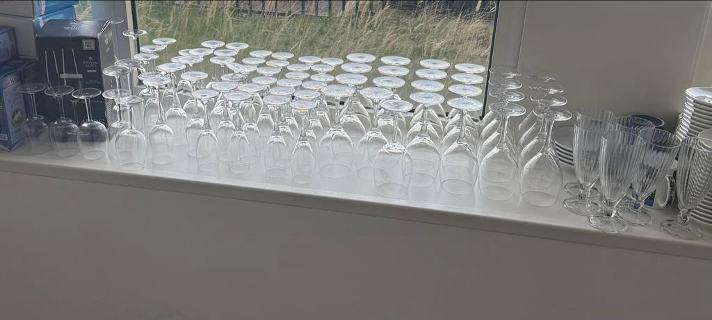 Grote partij wijnglazen en champagneglazen plus 6 milkshake, Ophalen, Glas of Glazen, Effen, Glas