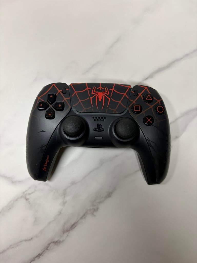 PlayStation 5 DualSense – Spider-Man TMR STICKS, Ophalen of Verzenden, Zo goed als nieuw, Controller, PlayStation 5