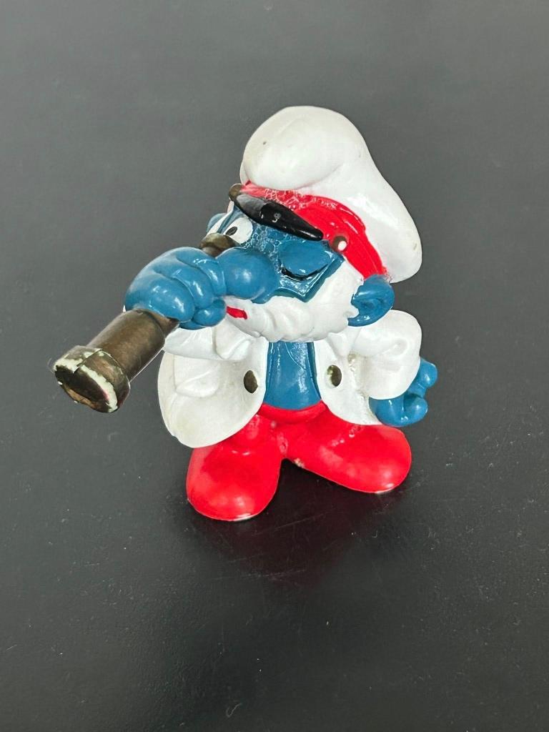 Schleich 20141 kapitein Smurf 1981, Verzamelen, Smurfen, Ophalen of Verzenden, Gebruikt, Overige Smurfen, Poppetje, Figuurtje of Knuffel