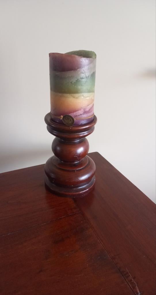 Robuuste houten kaarsen kandelaar inclusief kaars > GELDROP, Huis en Inrichting, Woonaccessoires | Kandelaars en Kaarsen, Ophalen of Verzenden