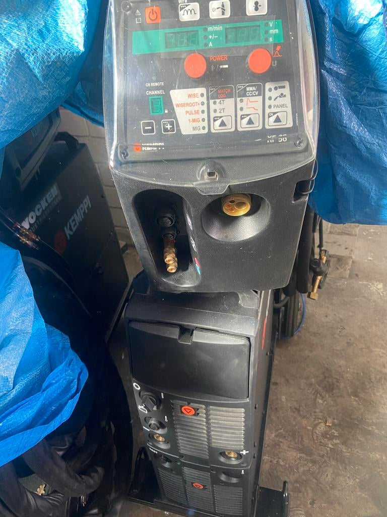 2 x KEMPPI WFX 300 lasapparaat, Doe-het-zelf en Verbouw, Gereedschap | Lasapparaten, Ophalen of Verzenden, Zo goed als nieuw, 250 ampère of meer