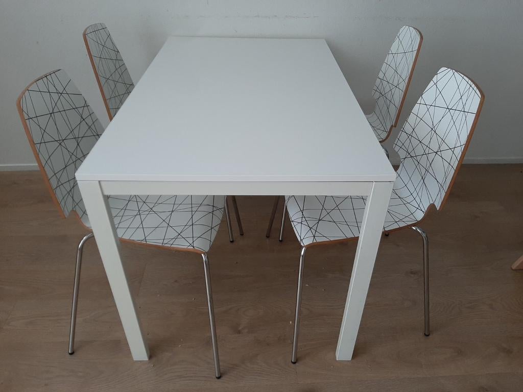 IKEA witte tafel 125x74 cm en 4 stoelen,, Ophalen, Gebruikt, 4 tot 6 stoelen