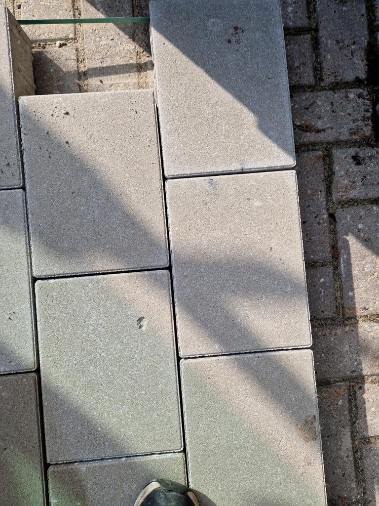 Betonsteen kwartro 28x20.5x8hoog grijs, Tuin en Terras, Tegels en Klinkers, Ophalen, Nieuw, Beton, Terrastegels