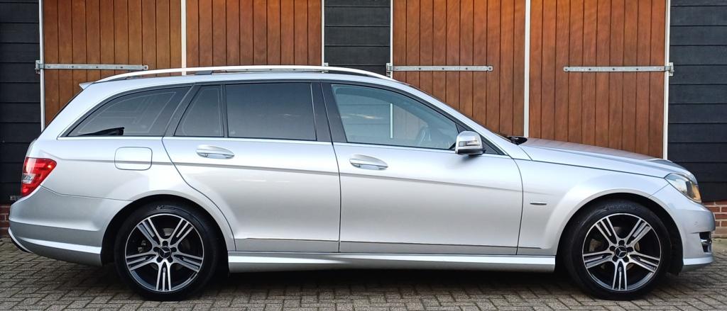 Mercedes-Benz C-Klasse Estate 180 Edition C, Liefhebber gezo, Auto's, Automaat, Achterwielaandrijving, Euro 6, 4 cilinders