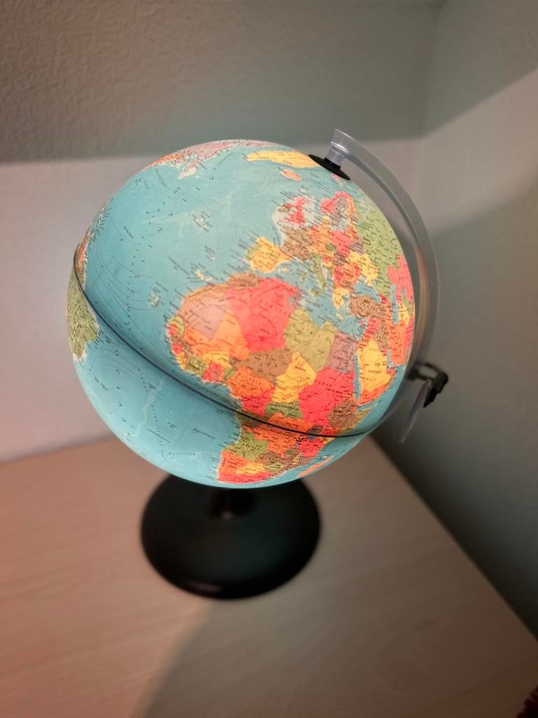 Wereldbol met verlichting, Ophalen, Zo goed als nieuw