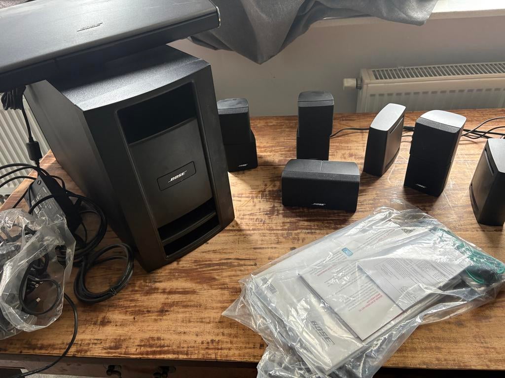 Bose Surround Systeem - Compleet met Subwoofer en Satelliete, 7.1-systeem, 70 watt of meer, Zo goed als nieuw, Overige spelers