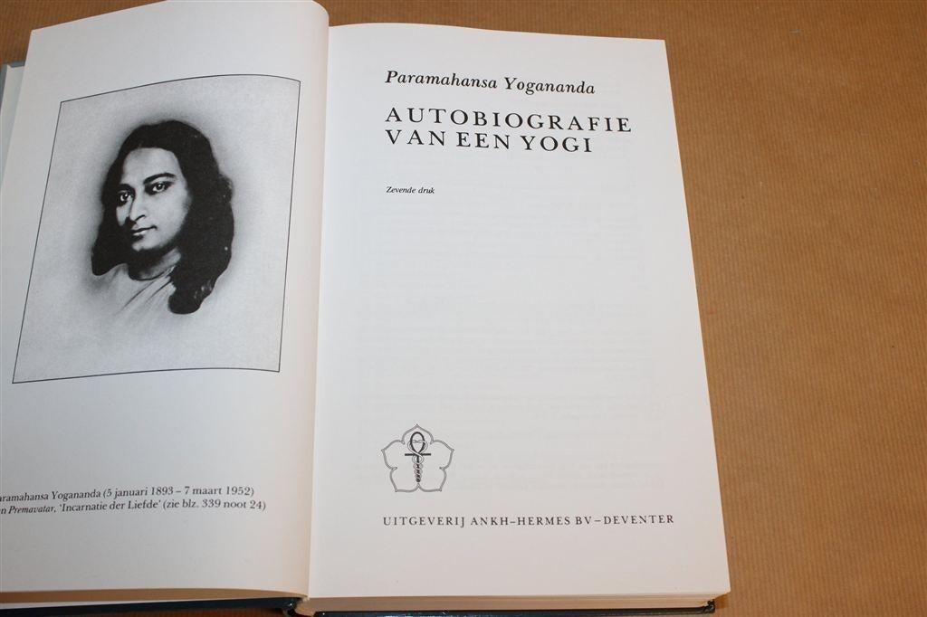 Autobiografie van een Yogi — Paramahansa Yogananda 1995, Ophalen of Verzenden, Gelezen, Overige onderwerpen, Achtergrond en Informatie