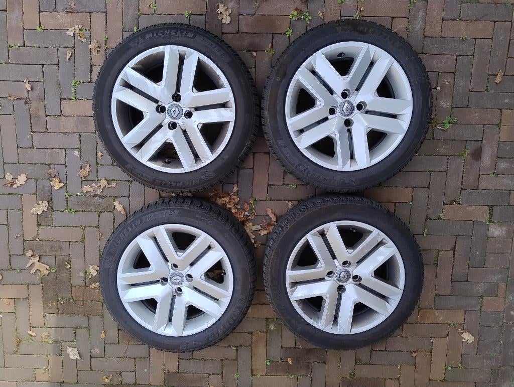 Set stalen velgen met winterbanden/wieldoppen (Renault Clio), Ophalen, Gebruikt, 16 inch, Banden en Velgen