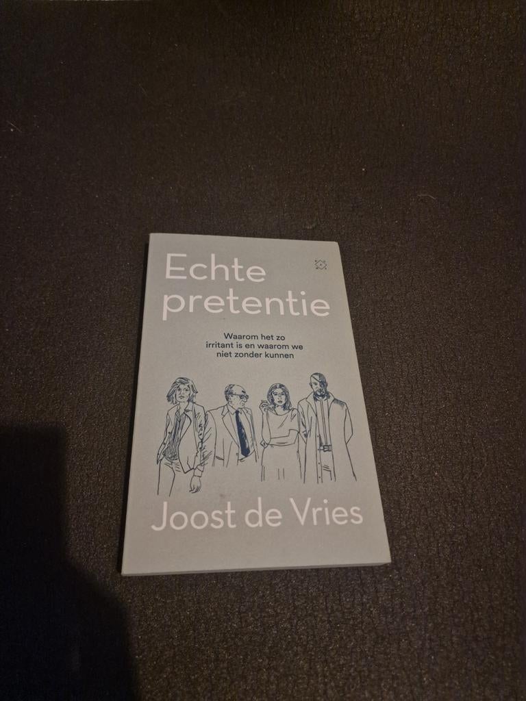 Joost de Vries - Echte pretentie, Boeken, Ophalen of Verzenden, Zo goed als nieuw, Joost de Vries