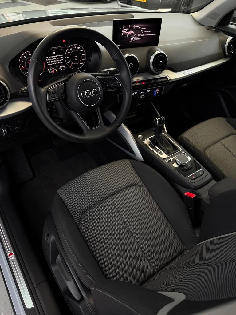Audi Q2 35 TFSI 2x S-Line Edition CarPlay Camera, Stof, 4 cilinders, USB, Bedrijf
