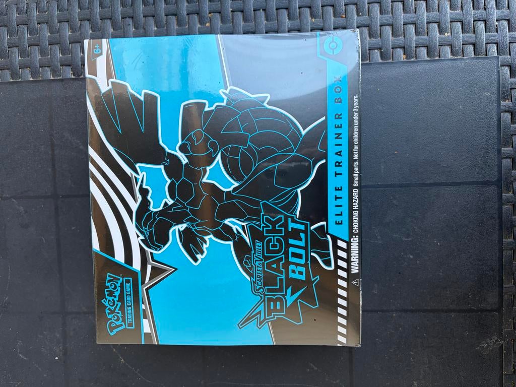 Pokémon Scarlet & Violet Black Bolt Elite Trainer Box, Ophalen of Verzenden, Nieuw, Overige typen