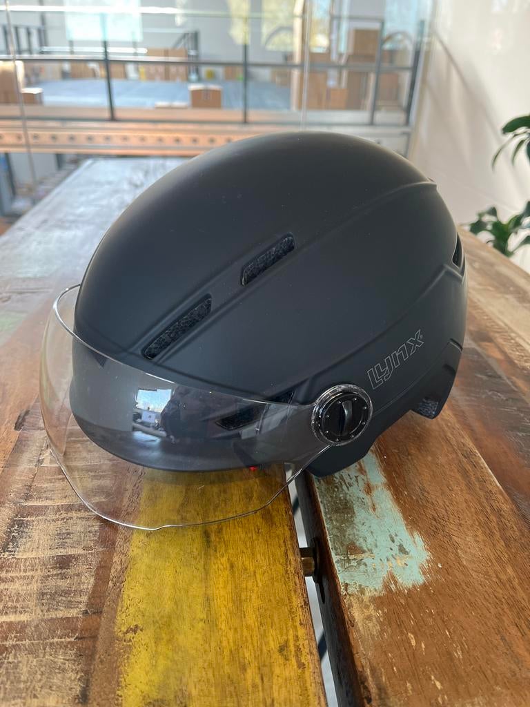 Nieuwe Lynx fietshelm met vizier maat L/XL - Zwart, Ophalen of Verzenden, Nieuw, XL, Heer of Dame