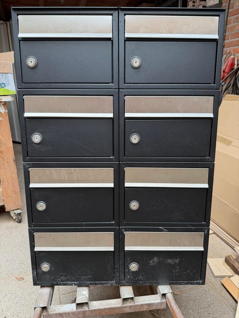 Brievenbuskast met 8 vakken - Zwart/Zilver, Ophalen of Verzenden, Nieuw, Staal, Staande brievenbus