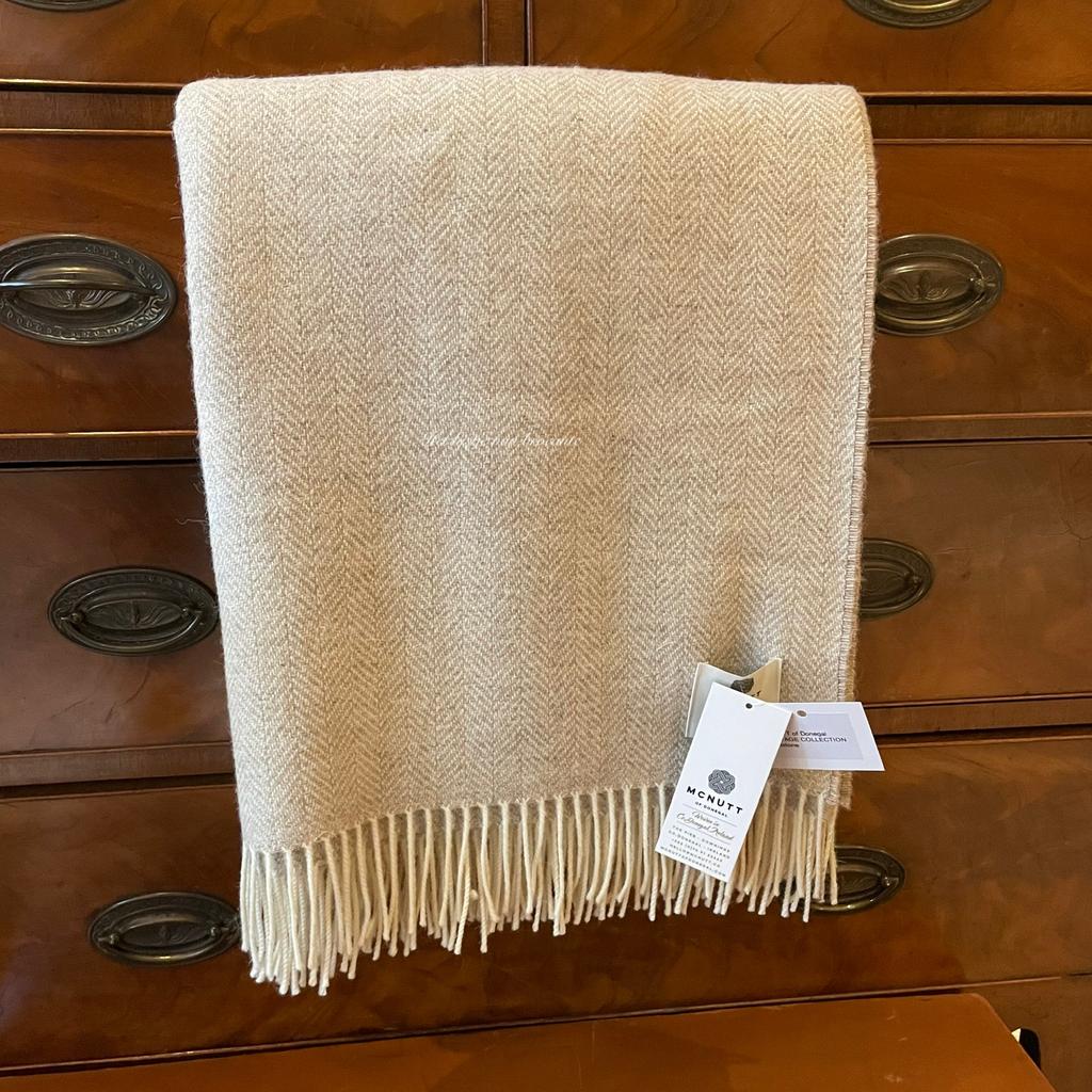 Iers wollen Mcnutt plaid Herringbone Sandstone, Westdijk 41 3241 GT Middelharnis, Ophalen of Verzenden, Info@hetlijstjevanbrocante.nl