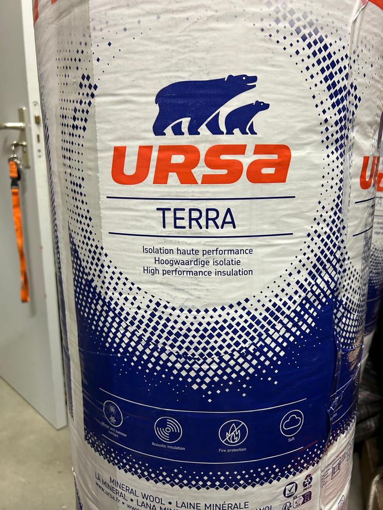 28 rollen isolatie merk ursa, Ophalen, 12 cm of meer, Zo goed als nieuw, 15 m² of meer
