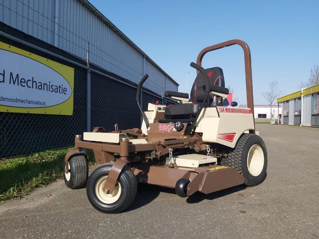 Grasshopper 124V-48 122 cm, Tuin en Terras, Zitmaaiers, Nieuw, 120 cm of meer, Elektrische starter, Mulchfunctie, Ophalen of Verzenden