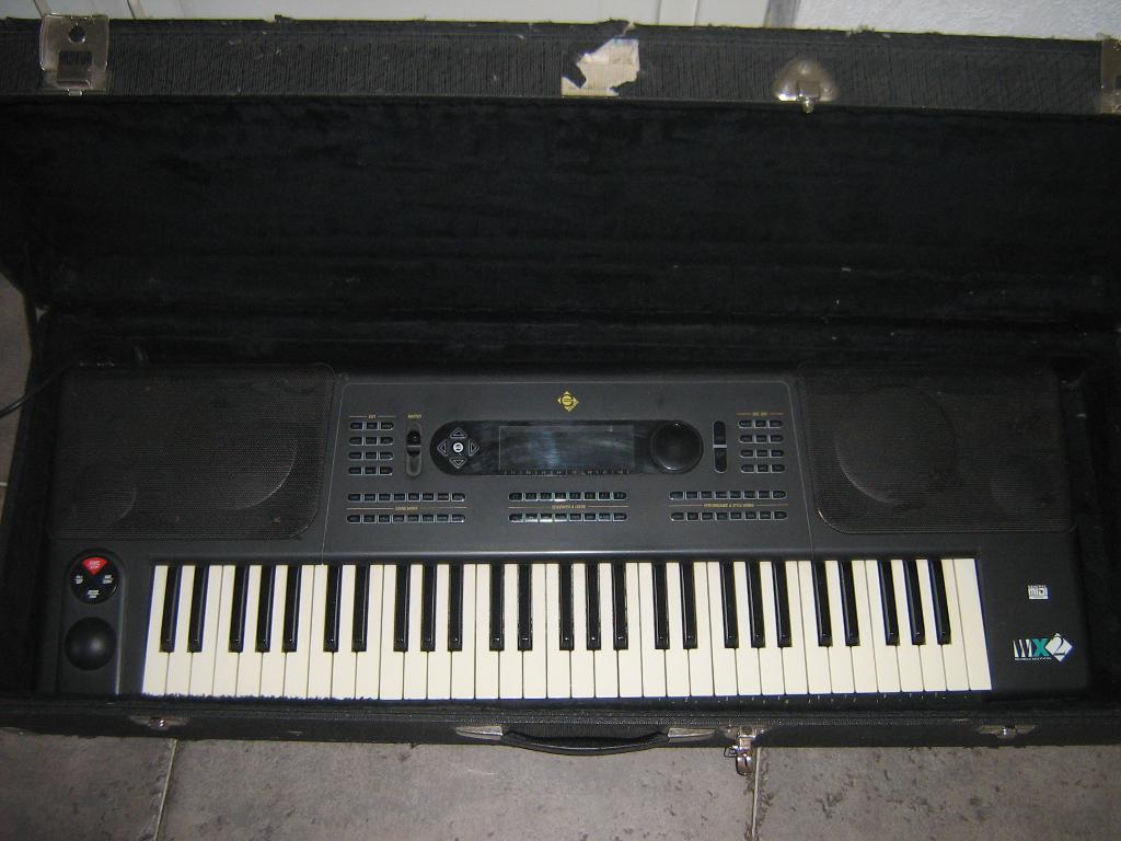 GEM WX2 keyboard (defect), Muziek en Instrumenten, Keyboards, Ophalen, Gebruikt, 61 toetsen, Gem