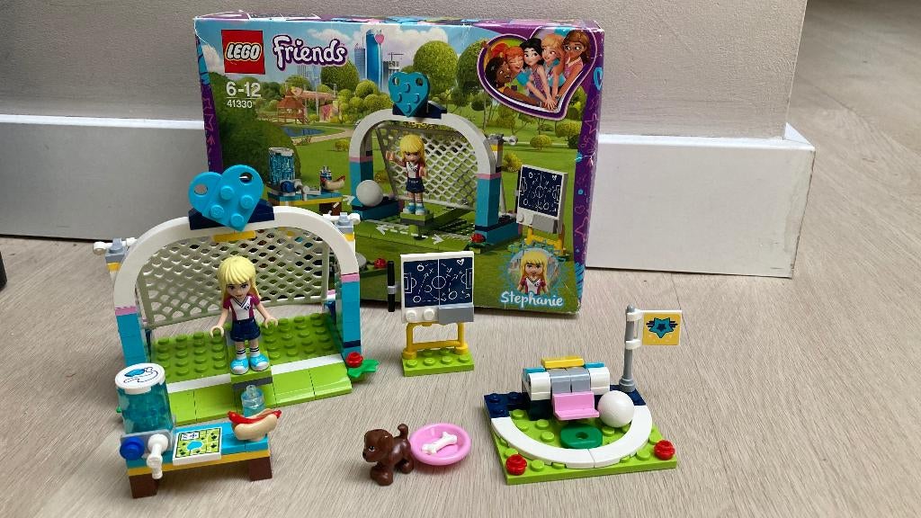 Lego Friends Voetbaltraining 41330 stephanie, Ophalen of Verzenden, Zo goed als nieuw, Complete set, Lego
