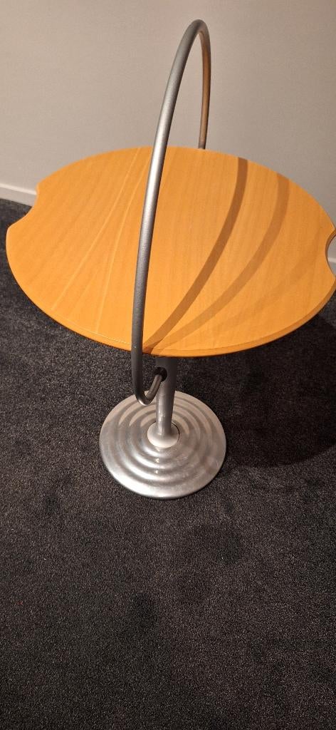 Leolux x siggi fischer bijzettafel, Huis en Inrichting, Tafels | Bijzettafels, Minder dan 55 cm, Metaal of Aluminium, Rond, Zo goed als nieuw