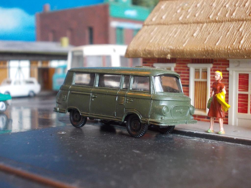 1961 Barkas B 1000 Kombiwagen - SES DDR Militair legergroen, Ophalen of Verzenden, Zo goed als nieuw, Bus of Vrachtwagen, Overige merken