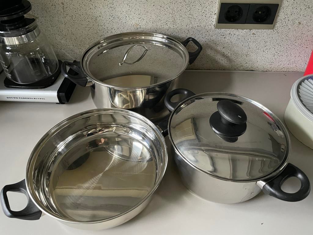 3 pannen zie op foto’s, Huis en Inrichting, Keuken | Potten en Pannen, Ophalen of Verzenden, Nieuw, Rvs, Pannenset