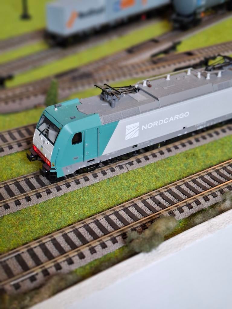 Mooie Nordcargo Locomotief piko 97700 digitaal, Hobby en Vrije tijd, Zo goed als nieuw, Gelijkstroom, Locomotief, Piko