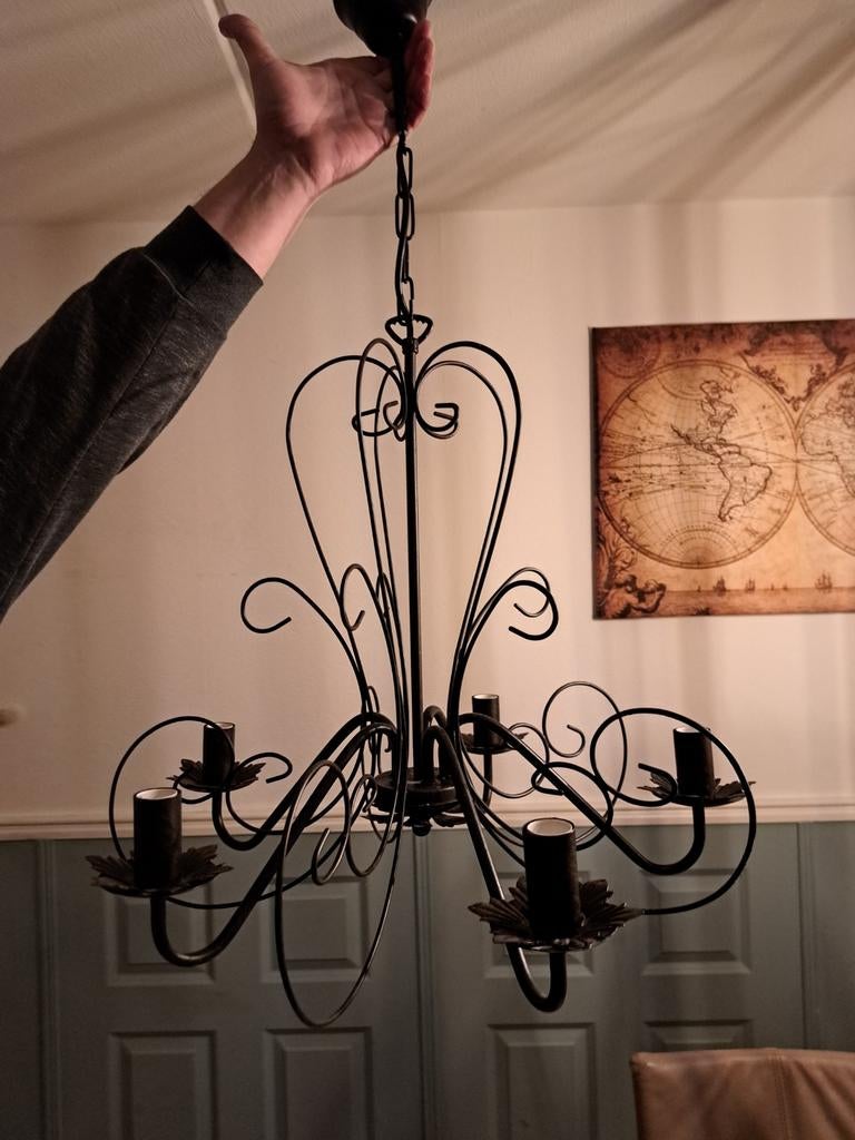 Kroonluchter, Ophalen