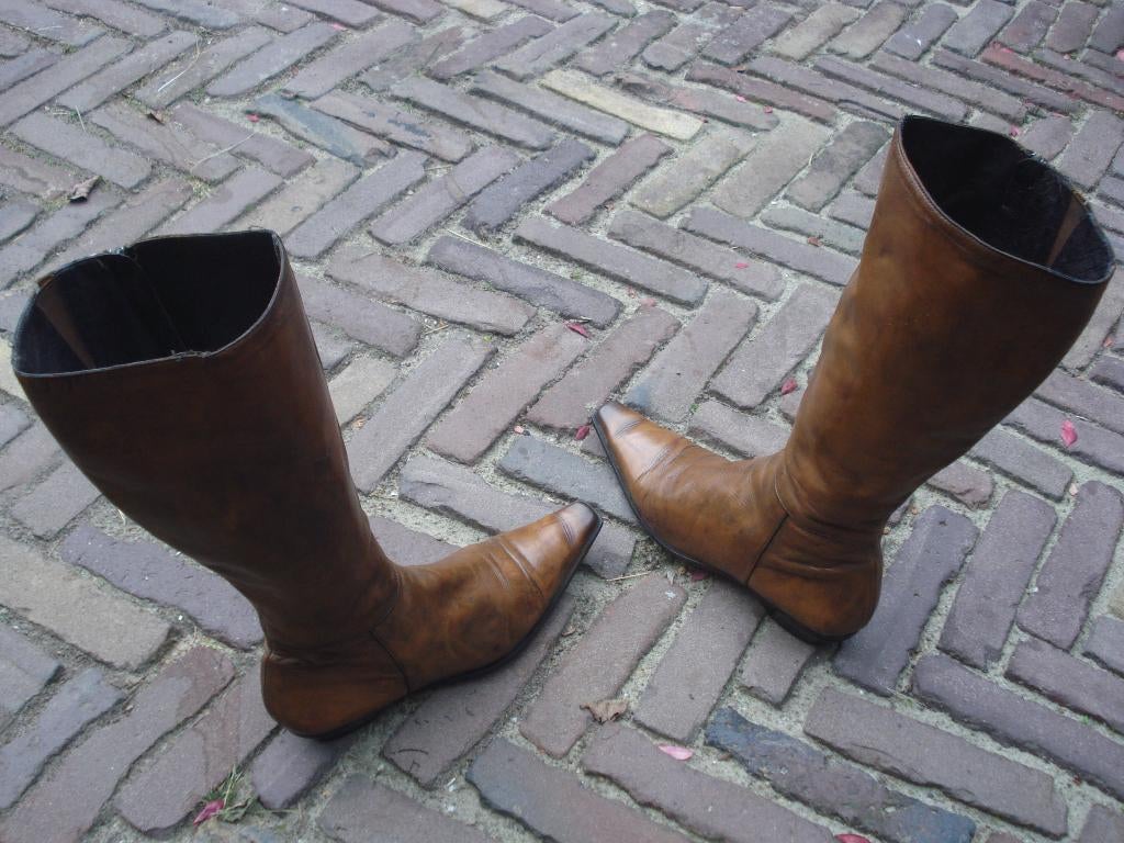 VINTAGE BRUINE LEREN PUNTLAARZEN 39 GRATIS VERZENDING POST, Kleding | Dames, Schoenen, Hoge laarzen, Bruin, Verzenden, Zo goed als nieuw
