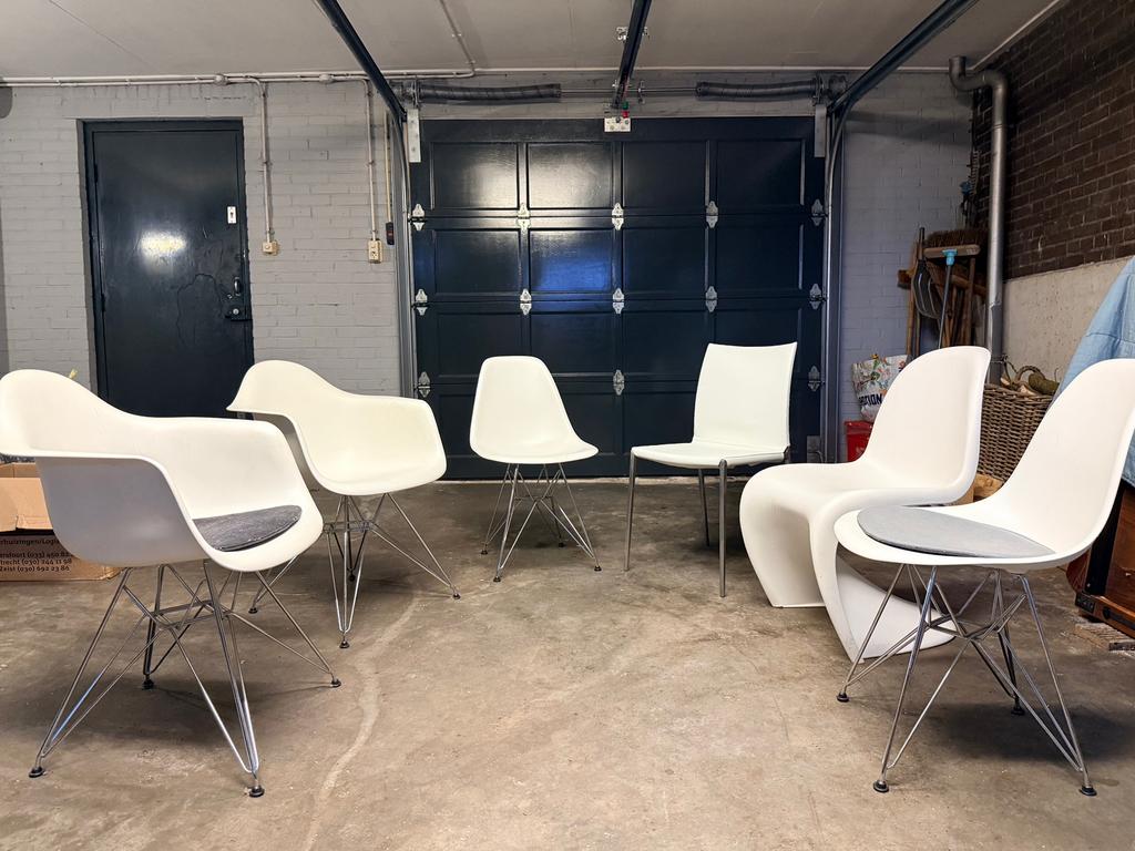6 witte design eettafel stoelen, Ophalen, Kunststof, Wit, Zo goed als nieuw