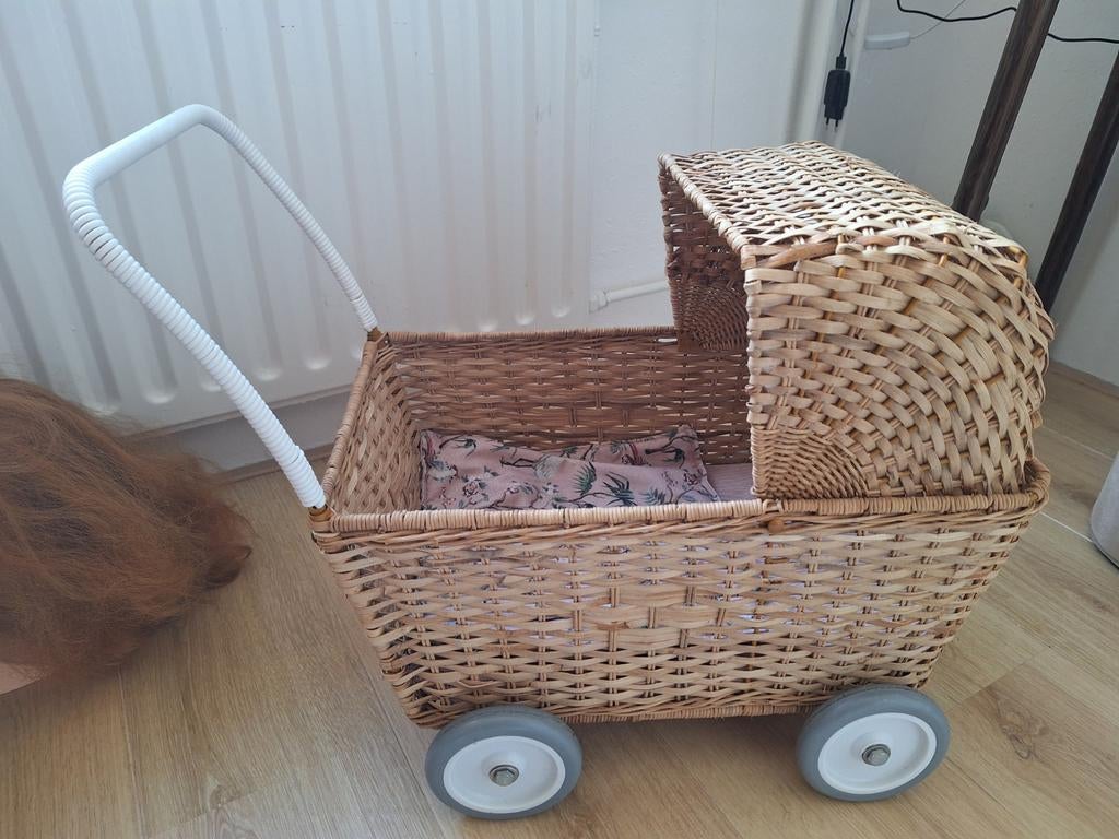 Poppenwagen Olli Ella, Ophalen, Zo goed als nieuw, Babypop