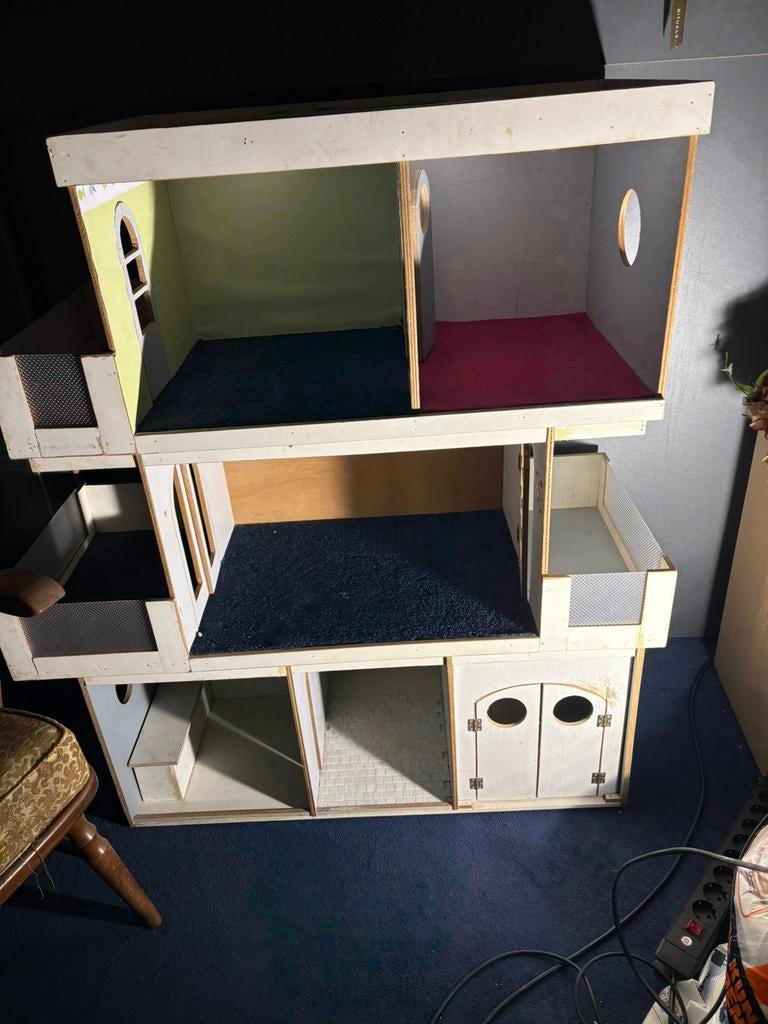 Barbiehuis zelf gemaakt 3delen, Ophalen, Poppenhuis