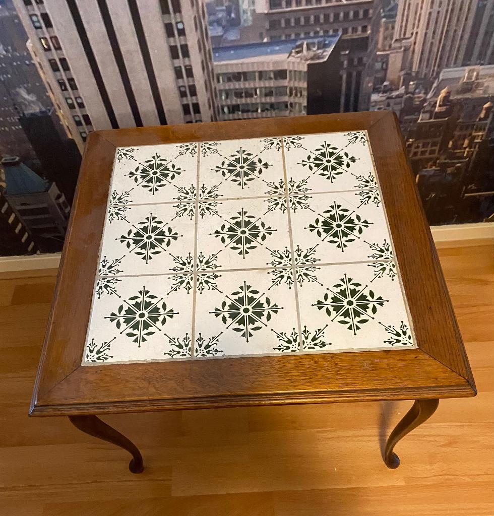 Mooie eiken tegelplateau bijzettafel, Huis en Inrichting, Tafels | Bijzettafels, 45 tot 60 cm, Vierkant, Zo goed als nieuw, Hout