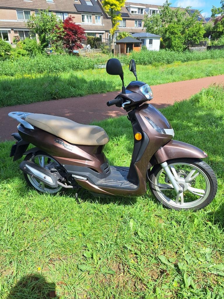 Zeer goed onderhouden Peugeot snorscooter, lage km stand, Fietsen en Brommers, Snorfietsen en Snorscooters, Ophalen, Zo goed als nieuw