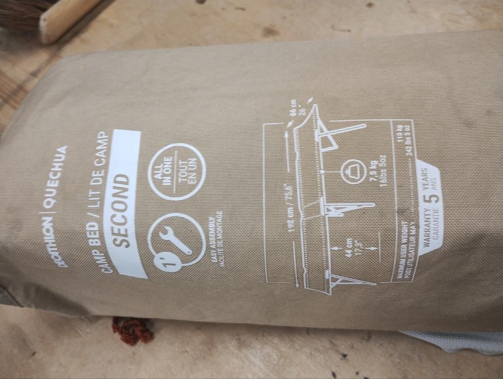 Opvouwbaar kampeerbed Quechua Second, -, Zo goed als nieuw, Decathlon, Quechua