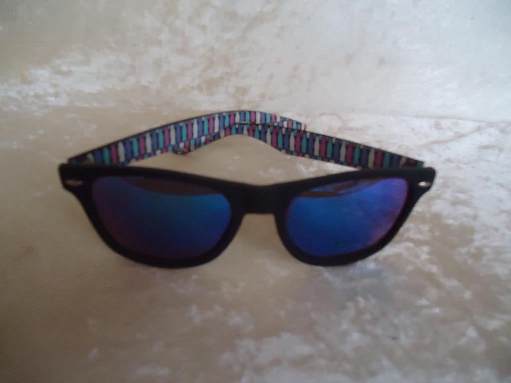 Vintage Coca Cola gekleurde zonnebril flessenframe jaren 80, Ophalen of Verzenden, Nieuw, Gebruiksvoorwerp