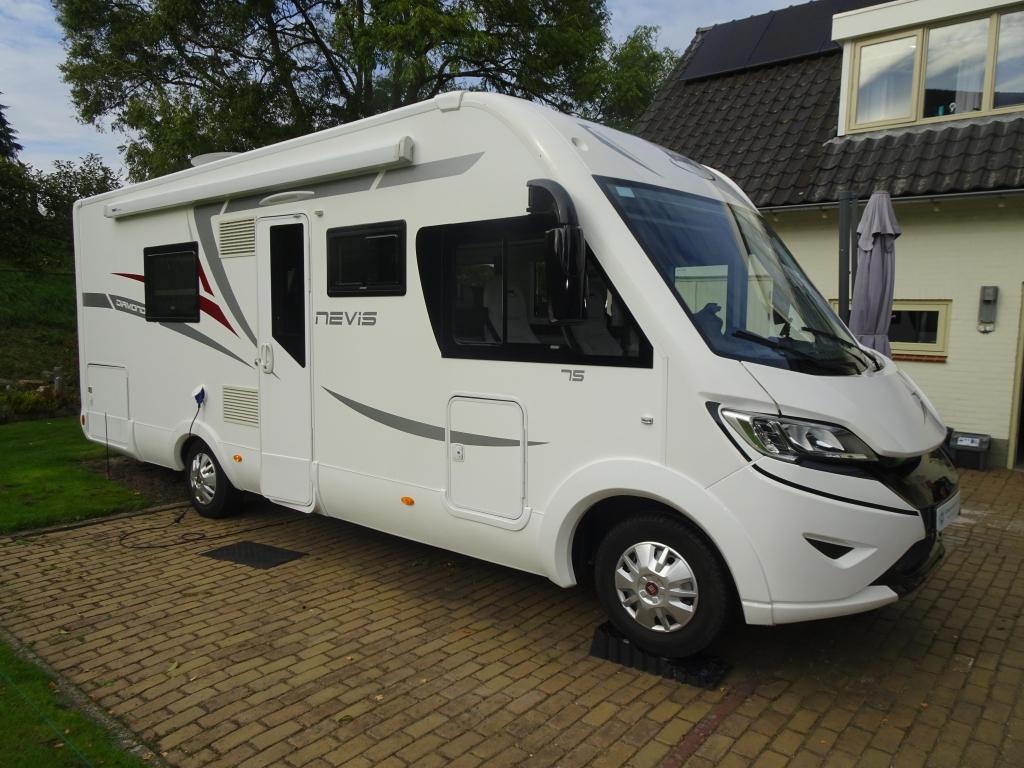 McLouis Nevis 75 Diamond uitvoering, Integraal, Ringverwarming, Fiat, Bedrijf